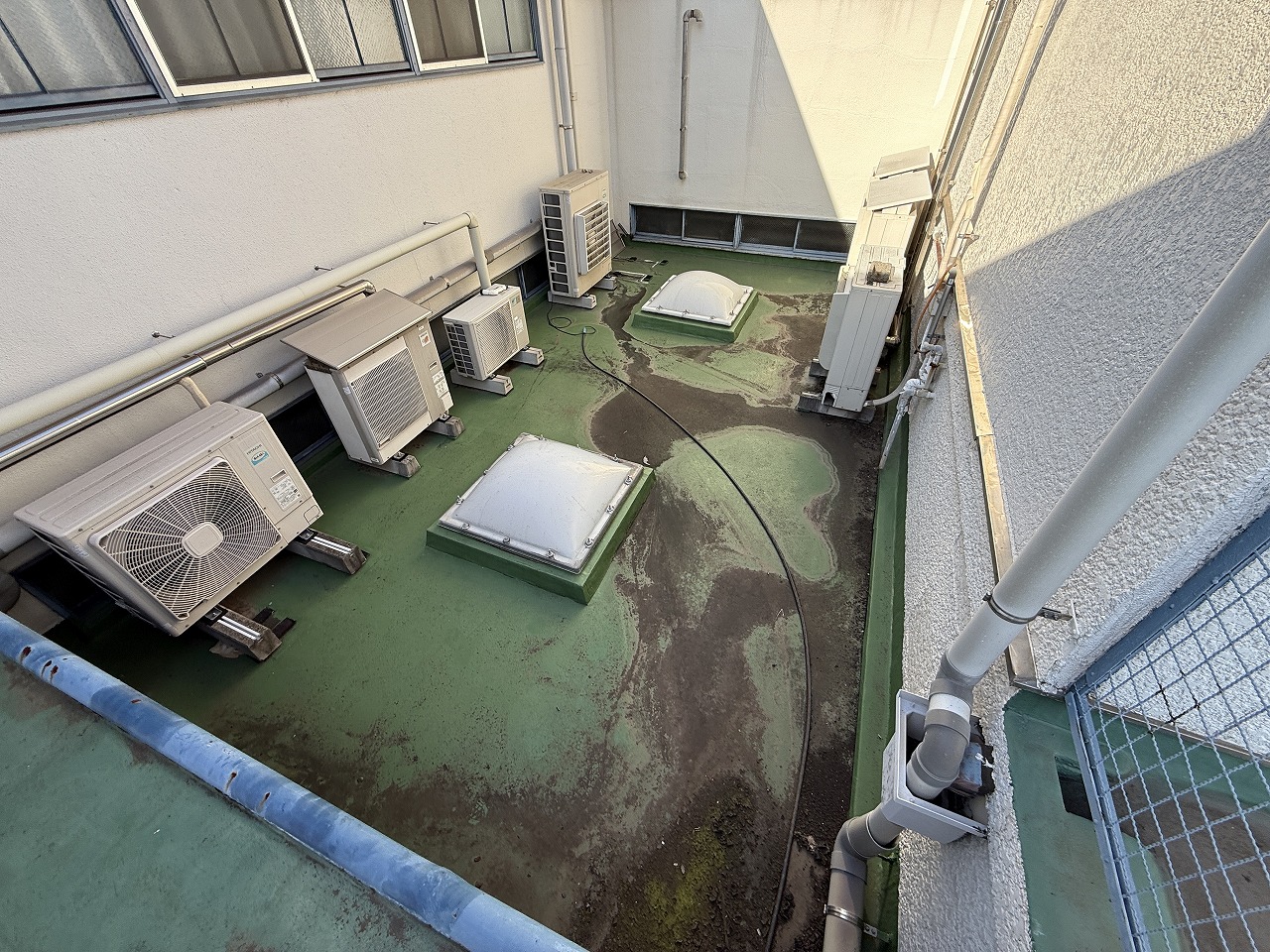 横浜市港北区工場ビル　雨漏り補修工事　屋上ウレタン防水工事編