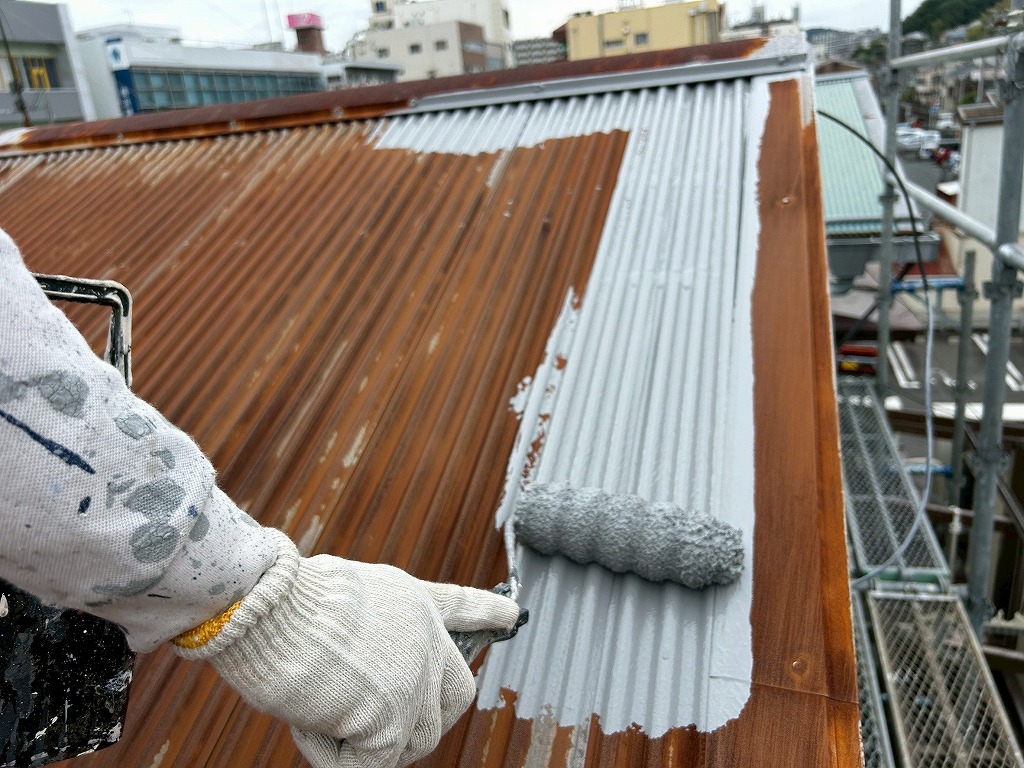 木造2階建てトタン屋根塗り替え工事　