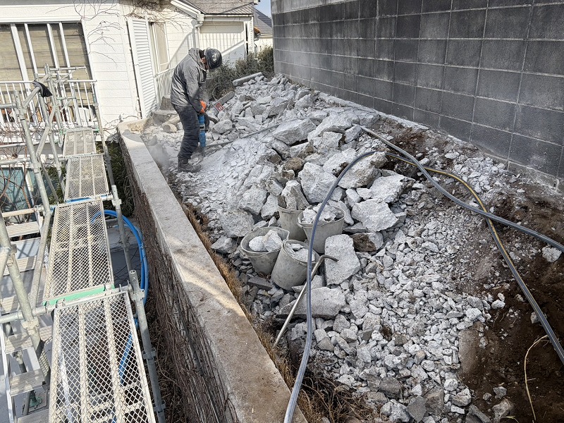 崖地に立つマンションの隣地埋め戻し部分の沈下改修外構工事　神奈川区