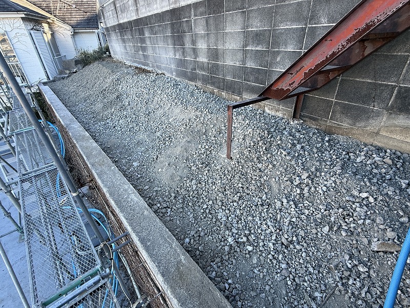 崖地に立つマンションの隣地埋め戻し部分の沈下改修外構工事　神奈川区